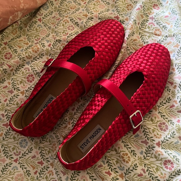 Steve Madden Vibrant Red Woven Mary Janes - Picture 1 of 2